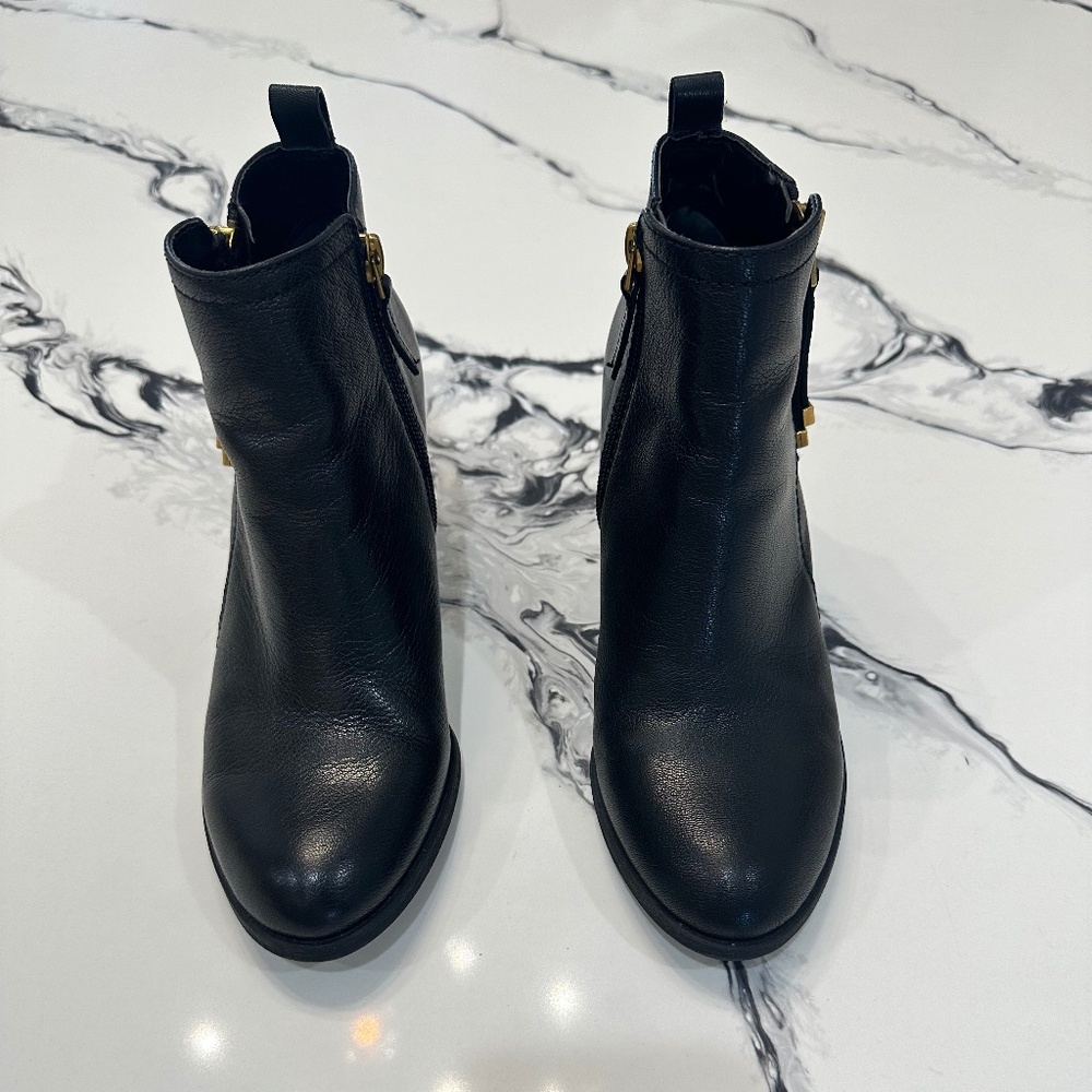 Booties Franco Sarto Diana Black Size 8M